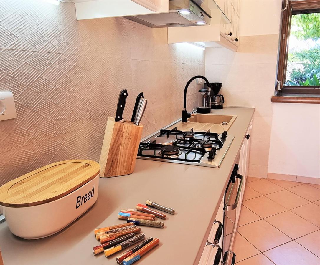 Stonehouse Ana With Jacuzzi Rovinj-Krmed Vila Exterior foto